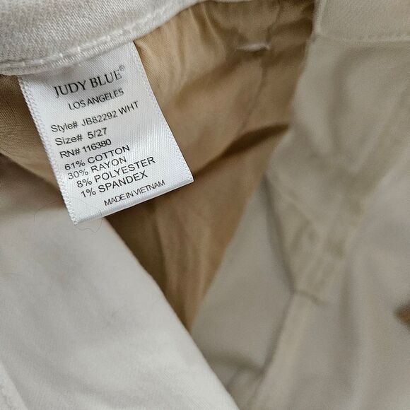 Judy Blue White Capri Size 5/27 - Picture 7 of 9